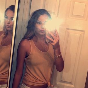 Meet your Posher, Tiffany